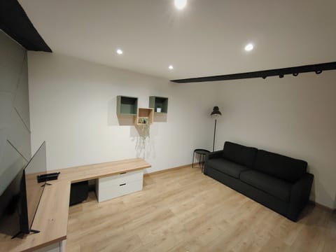 108-cm LCD TV with digital channels