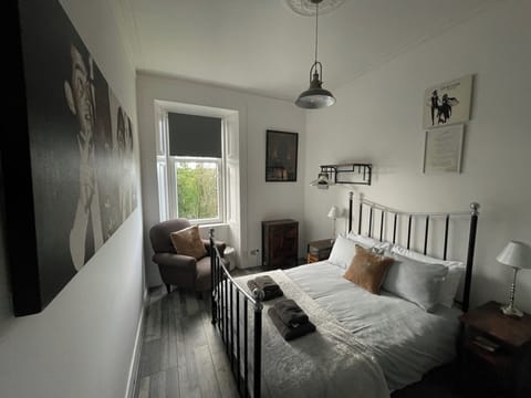 Apartment | 3 bedrooms, iron/ironing board, WiFi (free), bed sheets