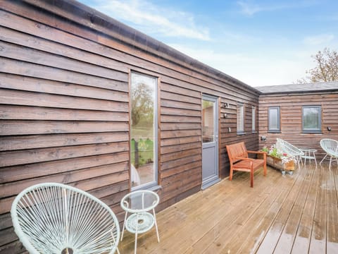 Decking | Willow Lodge 1 - Willow Lodges, Taunton