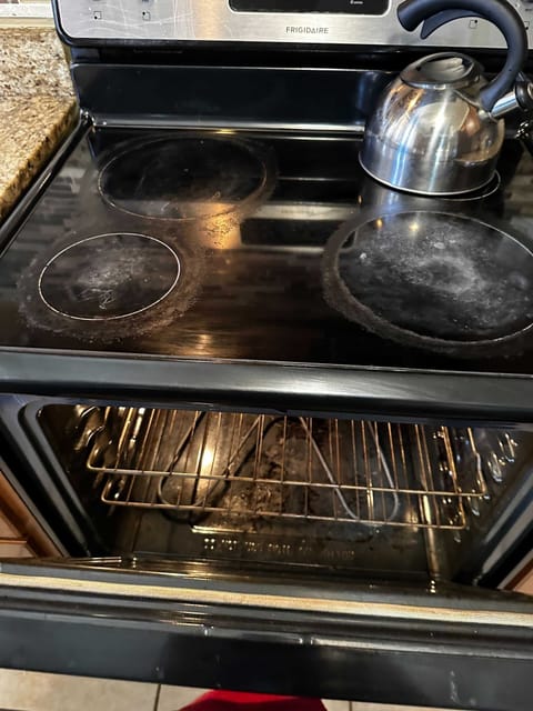 Recent photo taken by our cleaning team, ensuring you see the home how it truly is.