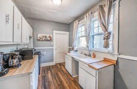 Right Unit - Kitchen