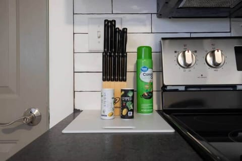 Kitchen amenities