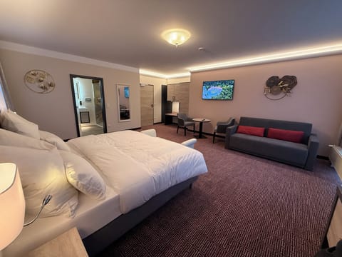 Family Double Room | Free WiFi