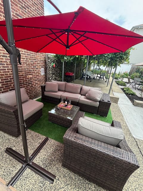 Beautiful backyard (share)