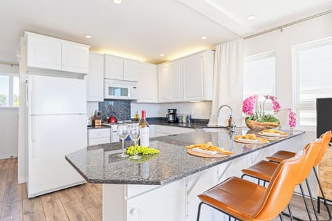 Raise a glass and make a toast to your unforgettable getaway! (Cayucan Bungalow 330)