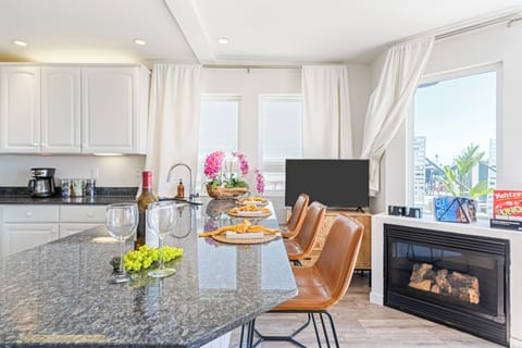 Ample counter space. (Cayucan Bungalow 330)