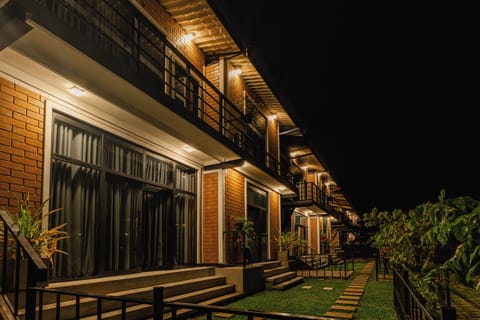 Deluxe Room | Desk, laptop workspace, free WiFi, bed sheets