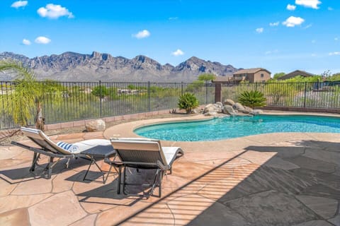 Breathtaking, unobstructed views of the Catalina Mountains.
