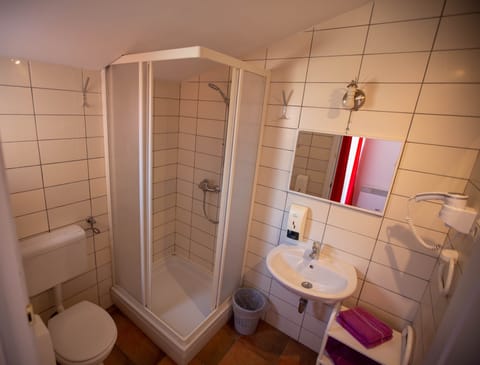 Standard Double or Twin Room, Balcony | Bathroom | Hair dryer, towels, soap, shampoo