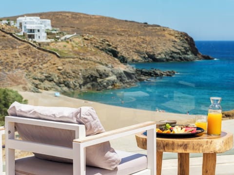 Premium Villa, Housekeeping, Sea View | Minibar, in-room safe, blackout drapes, soundproofing