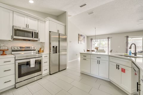 House (4 Bedrooms) | Interior