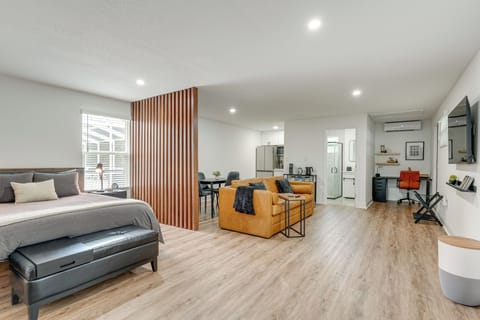 Apartment (0 Bedroom) | Interior