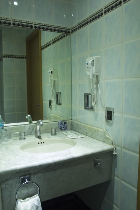 Standard Room, 1 King Bed | Blackout drapes, iron/ironing board, free WiFi, bed sheets