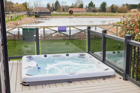 Captain Cook Lodge, Great Ayton - Host & Stay