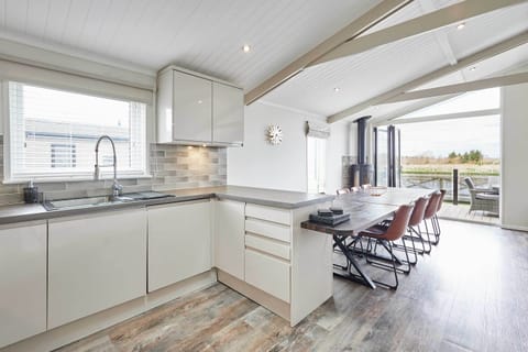 The Riverside Lodge, Great Ayton - Host & Stay