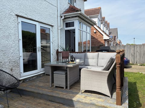House | Outdoor dining