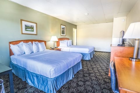 Single Room, 2 Queen Beds, Non Smoking | Desk, laptop workspace, free WiFi