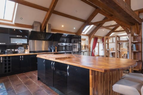 de37d0de-014d-488f-85e1-dfe43860a892