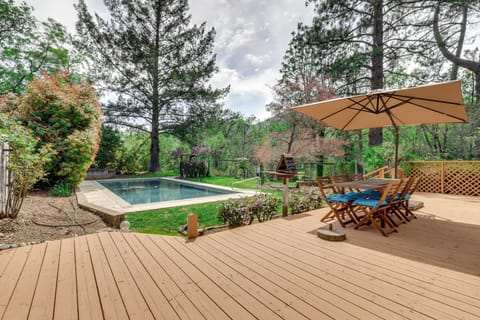 Middletown Vacation Rental | 3BR | 2BA | 2,200 Sq Ft | 4 Steps Required