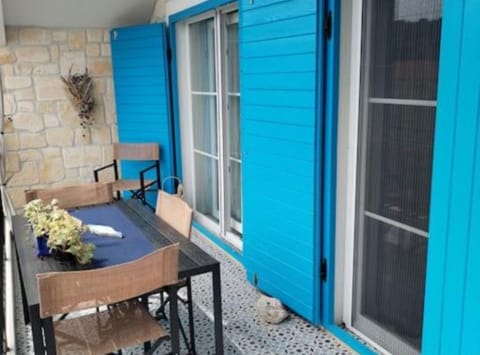 Apartment (Two Bedroom Apartment with Sea View) | Balcony