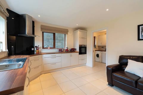 32a0c756-2c92-4276-acac-cbf9abc3d708