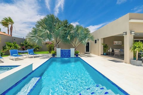 Ritz on Ruby ~ BRAND NEW 3BR Villa w/Private Pool! (27429)
