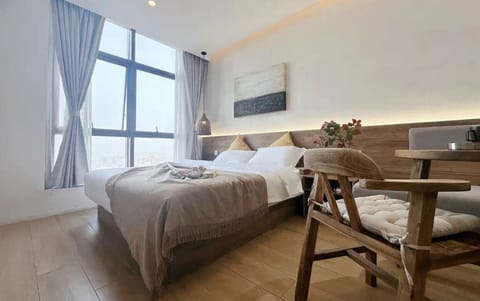 Superior Double Room, City View | Desk, laptop workspace, WiFi (free)