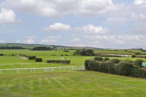 Surroundings [summer] (1-5 km)