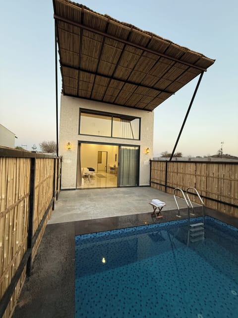 Luxury Double Room, Balcony, Hill View | Desk, laptop workspace, WiFi (free)