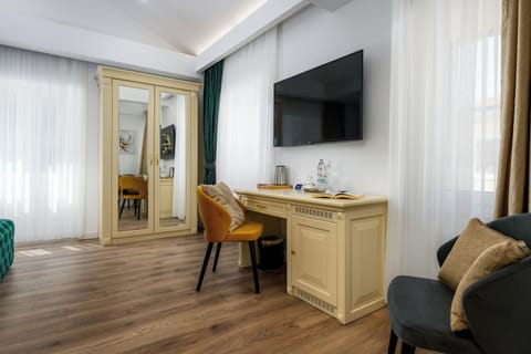 Deluxe Double Room, City View | In-room safe, free WiFi