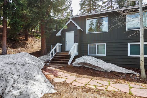 Charming Duplex Awaits!