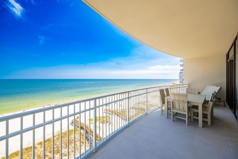 Condo, 4 Bedrooms | Outdoor dining
