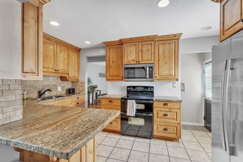 Indoors, Kitchen, Appliance, Microwave, Oven