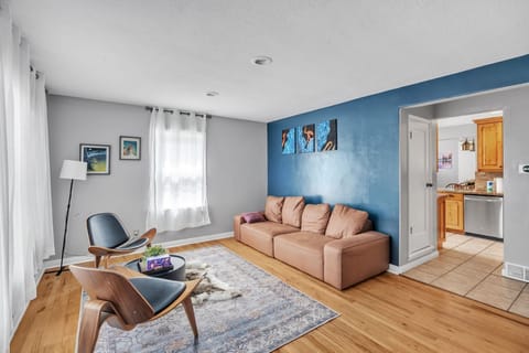 Home Decor, Architecture, Building, Furniture, Indoors