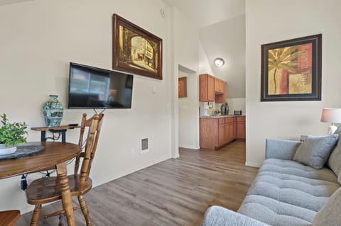 Family Suite, 3 Bedrooms, Non Smoking, City View | Living area | 32-inch flat-screen TV with cable channels, TV