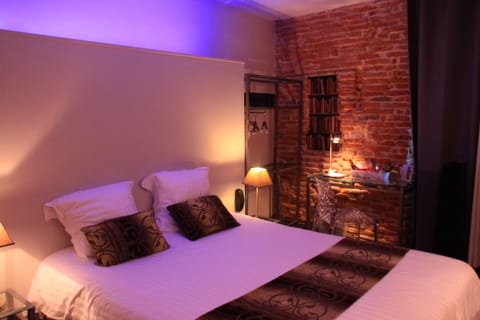 Superior Double Room, 1 Queen Bed, Private Bathroom, City View | Premium bedding, pillowtop beds, minibar, desk