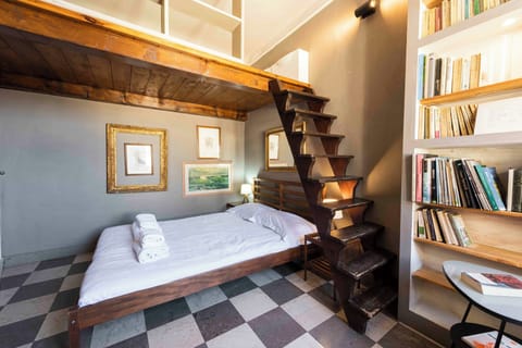 Classic Duplex, Balcony, City View | 1 bedroom, iron/ironing board, free WiFi