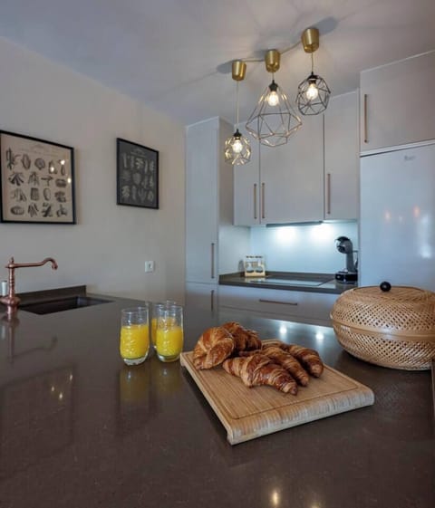 Integrated kitchen fully equipped for a stay with delicious meals! (1)