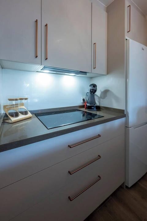 Integrated kitchen fully equipped for a stay with delicious meals! (4)