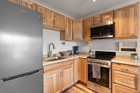 Whip up a meal in this full kitchen.