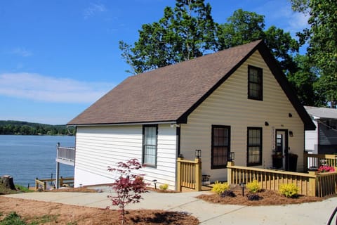 Street View of Home and Weiss Lake