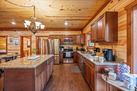 Fully Stocked Kitchen
