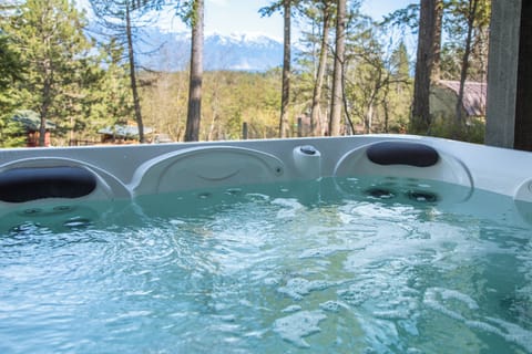 Soak in the Tub and Soak up the View! | Exterior