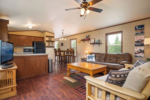 Simple Comfort, Naturally Lit