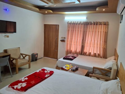 Comfort Double or Twin Room | Down comforters, soundproofing, free WiFi