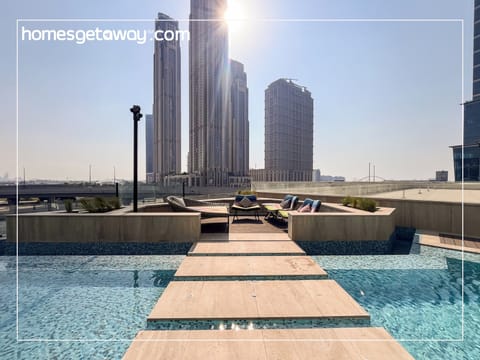 2 outdoor pools
