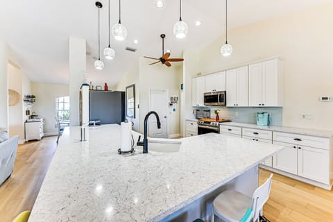 House (2 Bedrooms) | Interior
