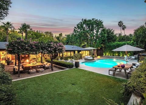 Backyard Getaway (1)
