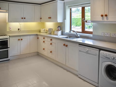 Kitchen | Swallowdale, Flordon