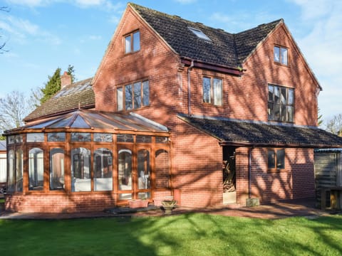 Exterior | Swallowdale, Flordon